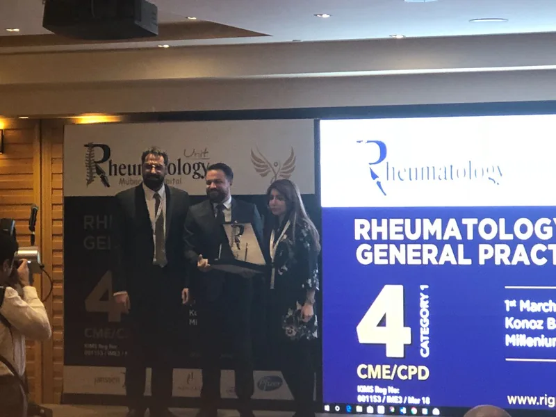 Dr. Mohammad Alsaadany honoured on stage at Rheumatology in General Practice, Kuwait, March 2018